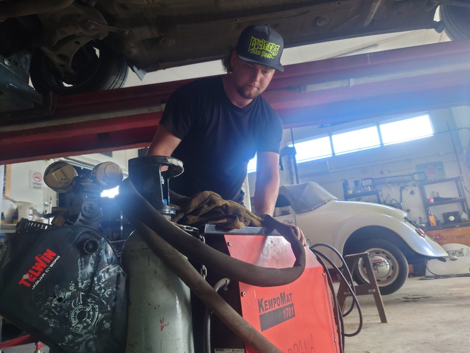 garageratto Savonlinna Enonkoski Kerimäki autokorjaamo hitsauksen aloitus